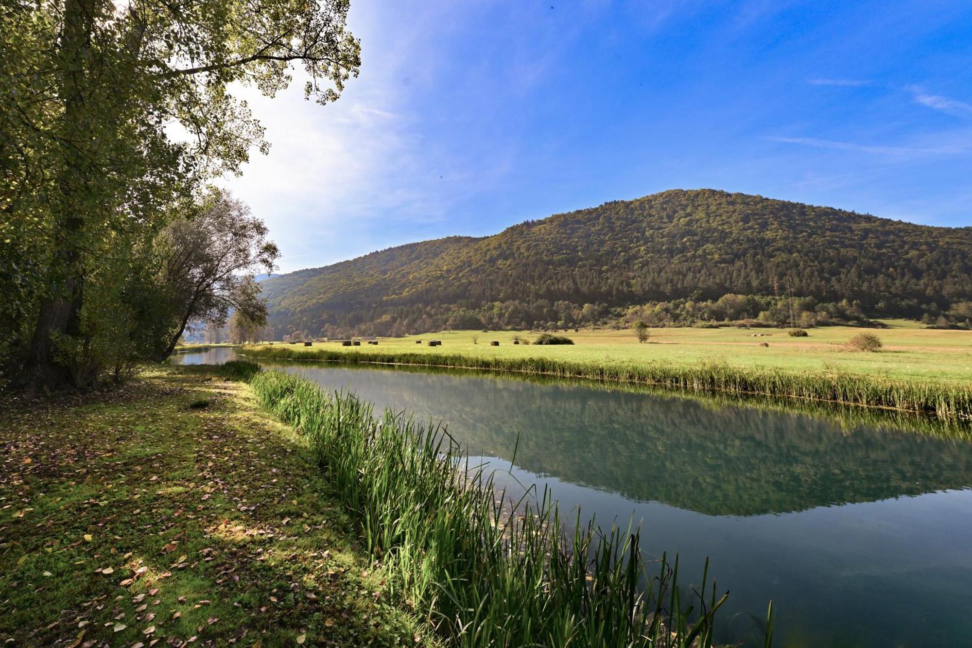 Riverside Apartments Otočac Esterno foto